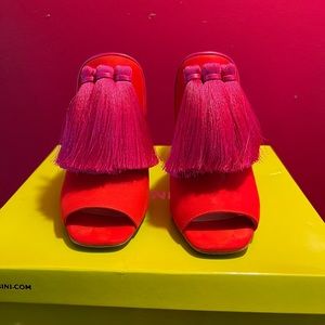 Gianni Bini Red and pink tassel mules